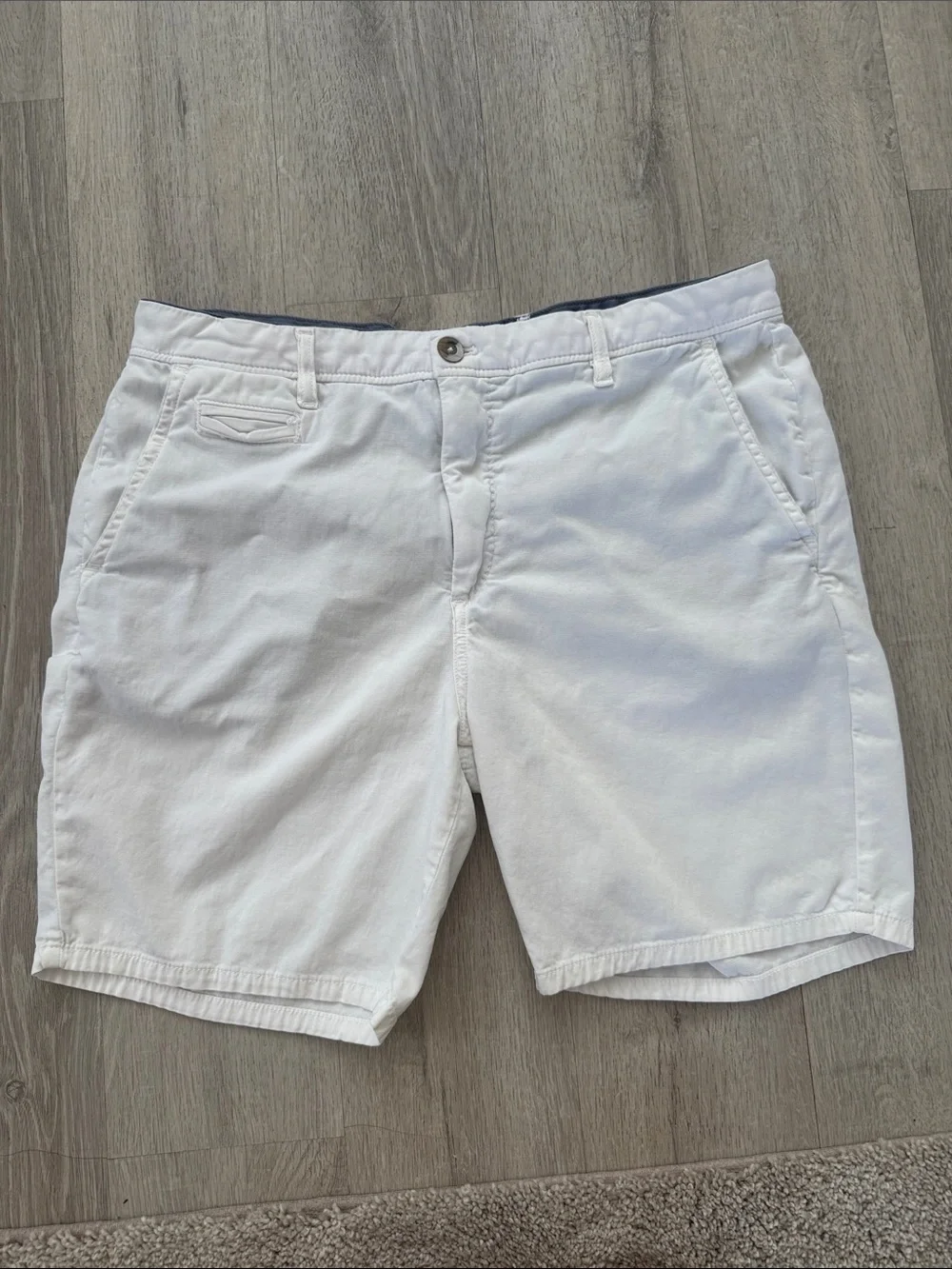 Johnnie O Nassau Cotton Blend Shorts Men’s 35 Inseam 7” White Preppy Beach